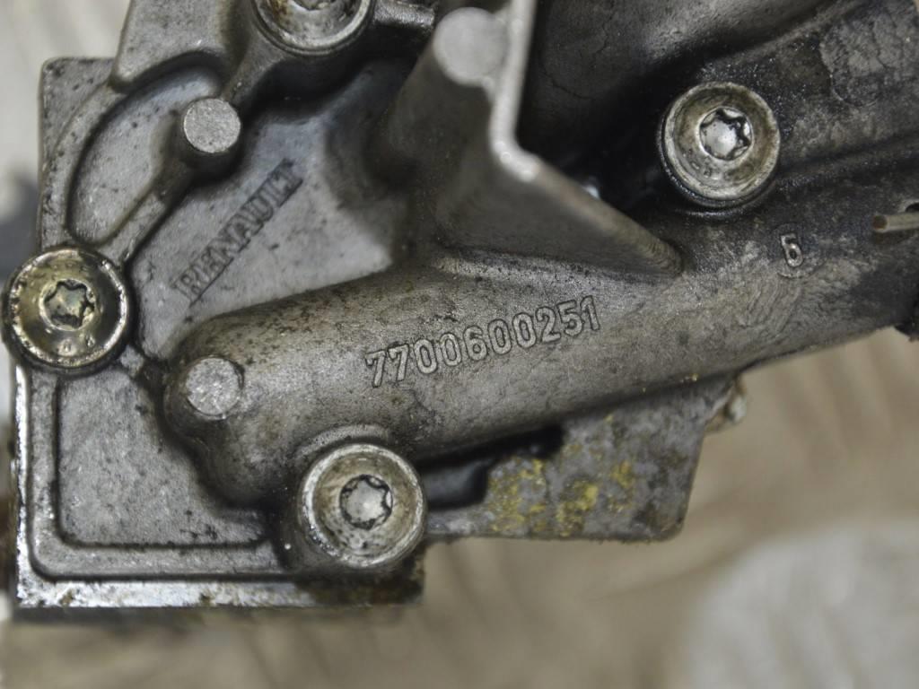 Насос масляный