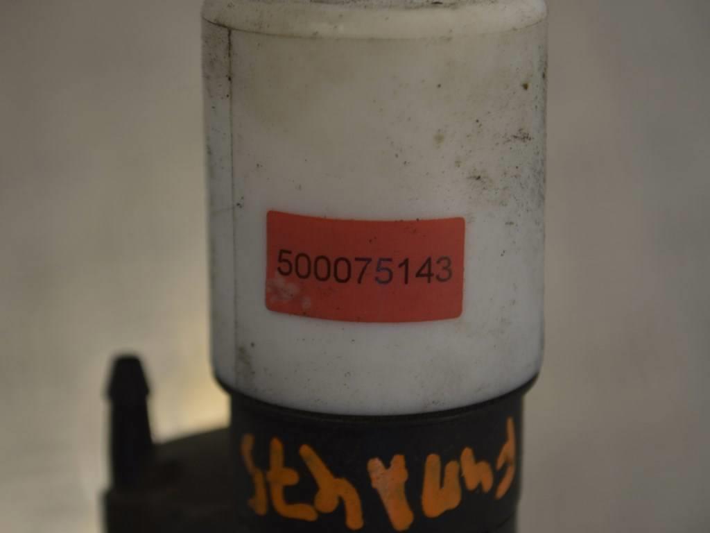 Насос (моторчик) омывателя стекла Renault Scenic 2 (2003-2009) 8200067015, 8200295885