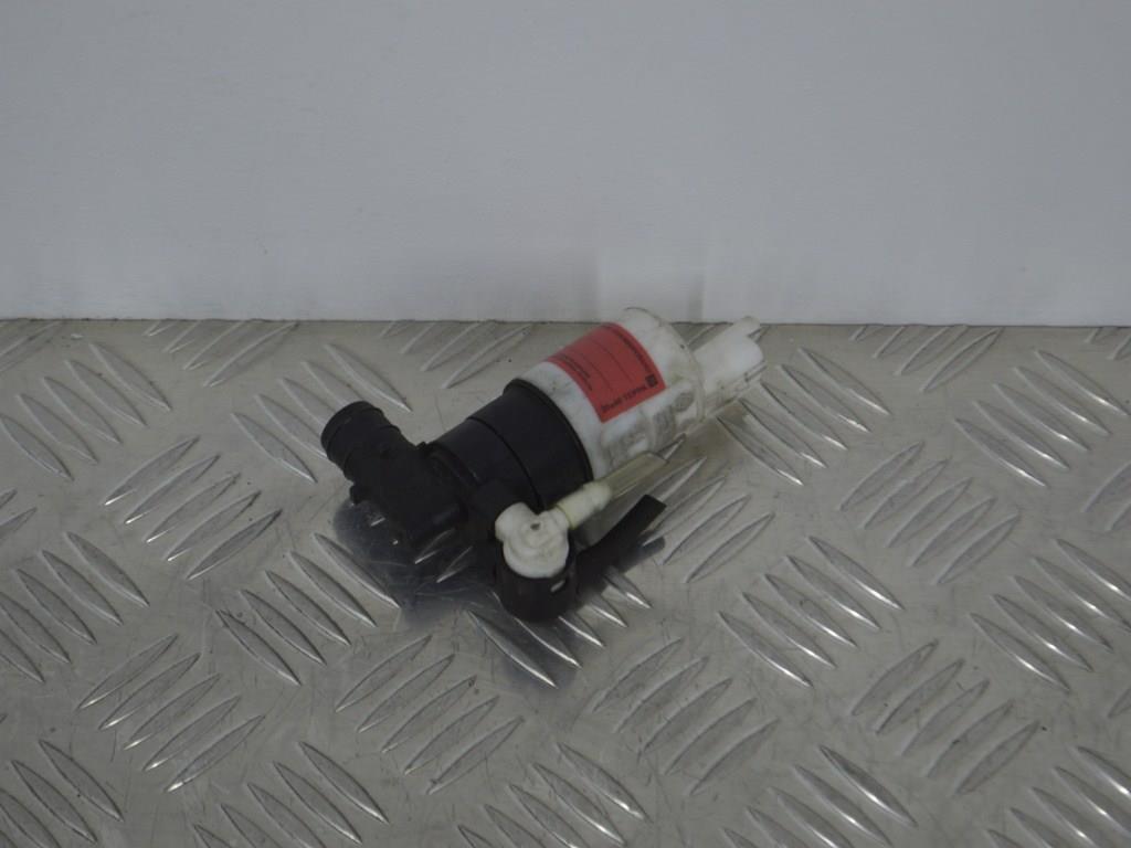 Насос (моторчик) омывателя стекла Renault Trafic 2 (2001-2006) 8200067015, 8200295685, 9641553880, 9641553980