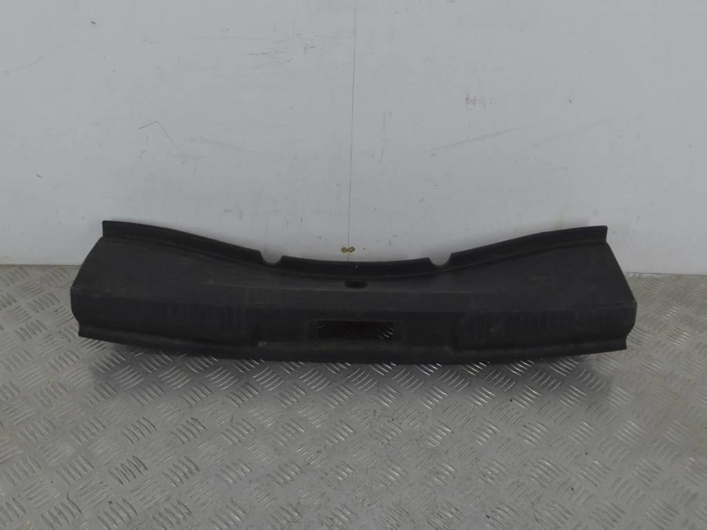 Обшивка багажника