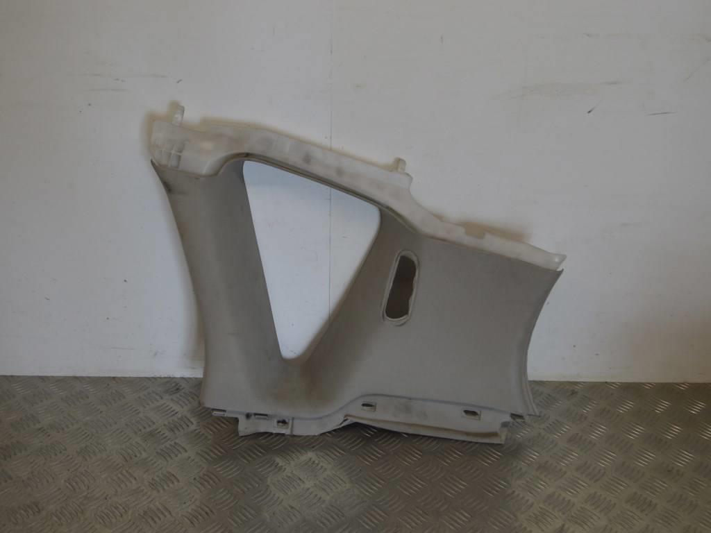 Обшивка багажника