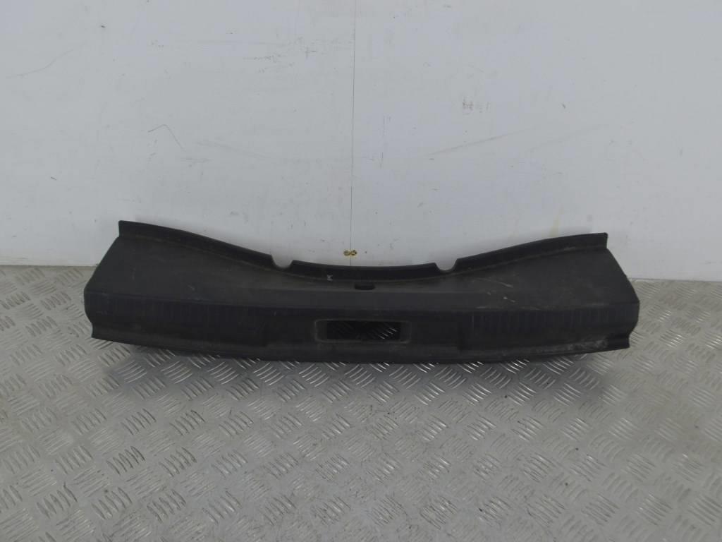 Обшивка багажника