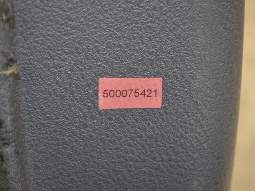 Обшивка двери передней левой (дверная карта) Renault Laguna 2 (2001-2007) 8200000081