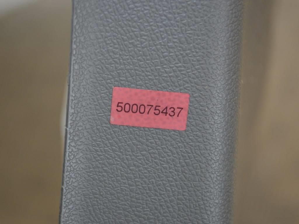 Обшивка двери передней левой (дверная карта) Renault Megane 3 (2008-2019) 809010441R