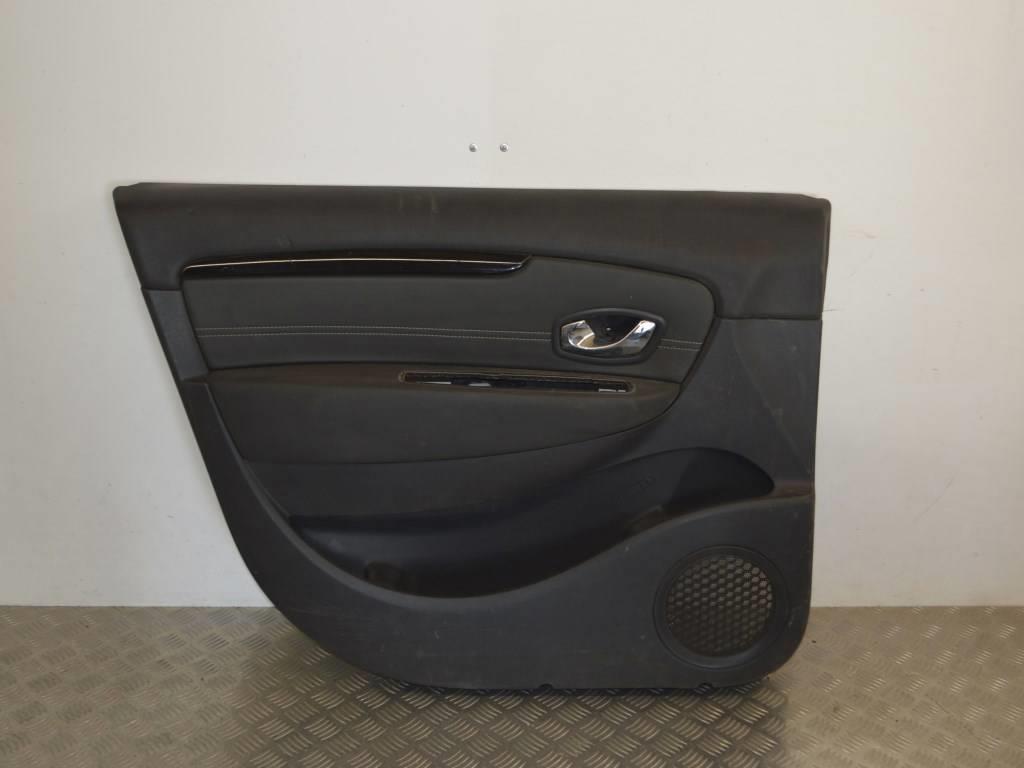 Обшивка двери передней левой (дверная карта) Renault Scenic 3 (2008-2015) 809007186R