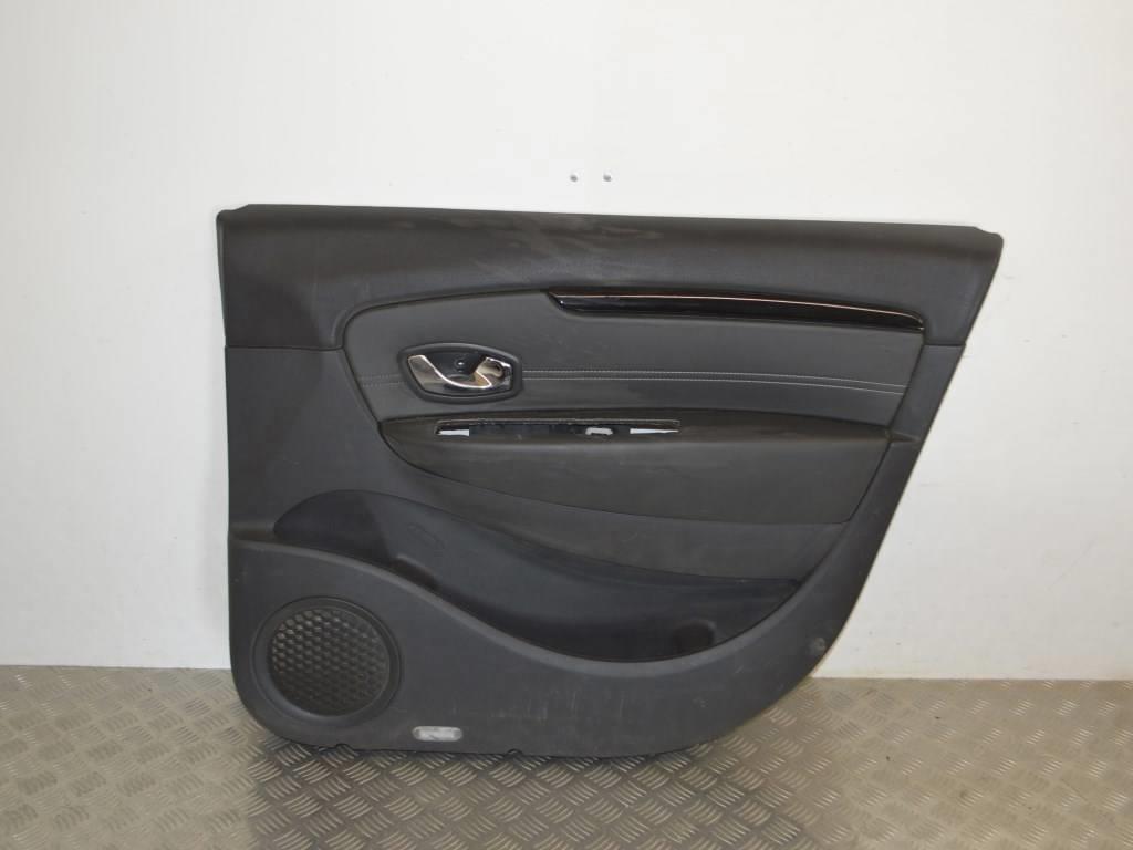 Обшивка двери передней правой (дверная карта) Renault Scenic 3 (2008-2015) 809004460R