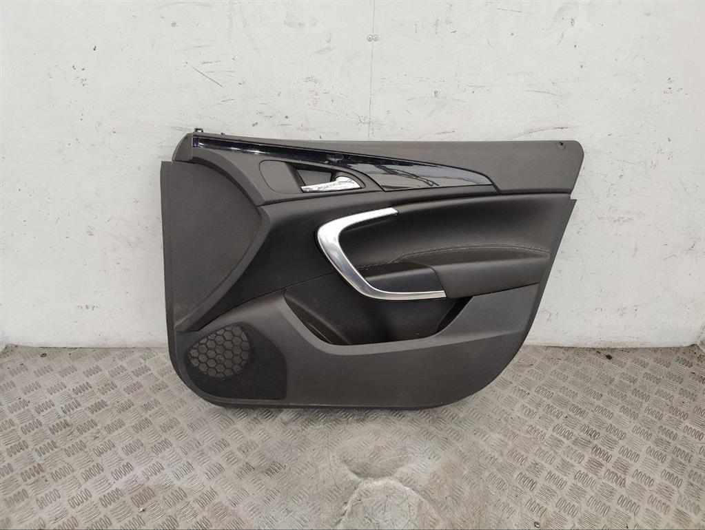 Обшивка двери передней правой (дверная карта)