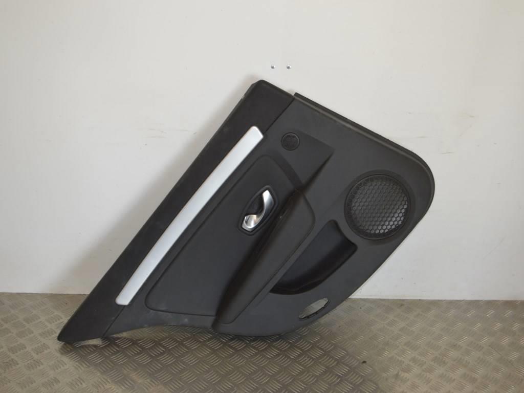 Обшивка двери задней левой (дверная карта)