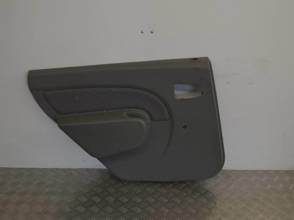 Обшивка двери задней левой (дверная карта)