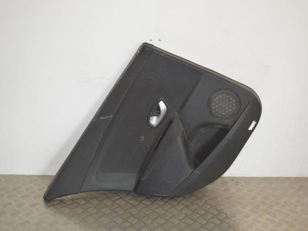 Обшивка двери задней левой (дверная карта)