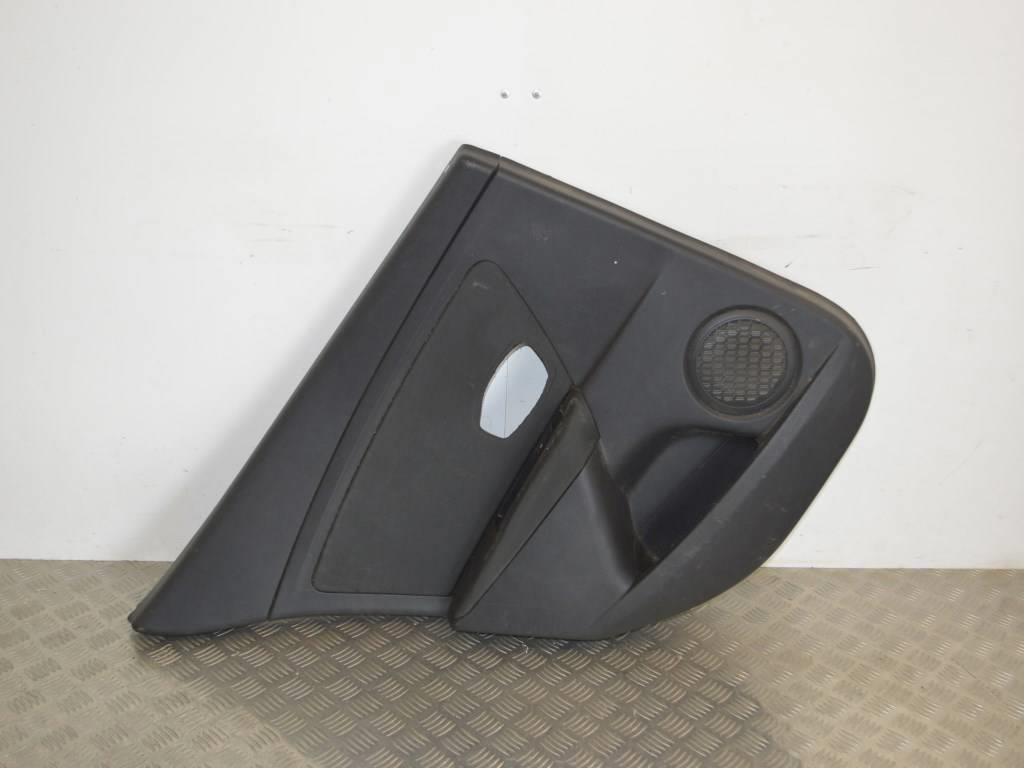 Обшивка двери задней левой (дверная карта) Renault Megane 3 (2008-2019) 829A13055R