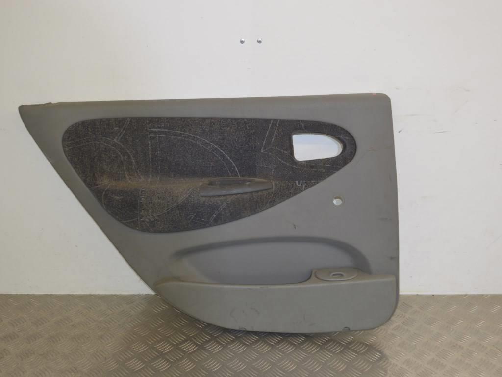 Обшивка двери задней левой (дверная карта)