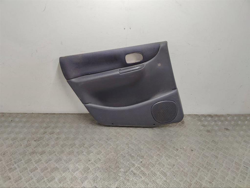 Обшивка двери задней левой (дверная карта)