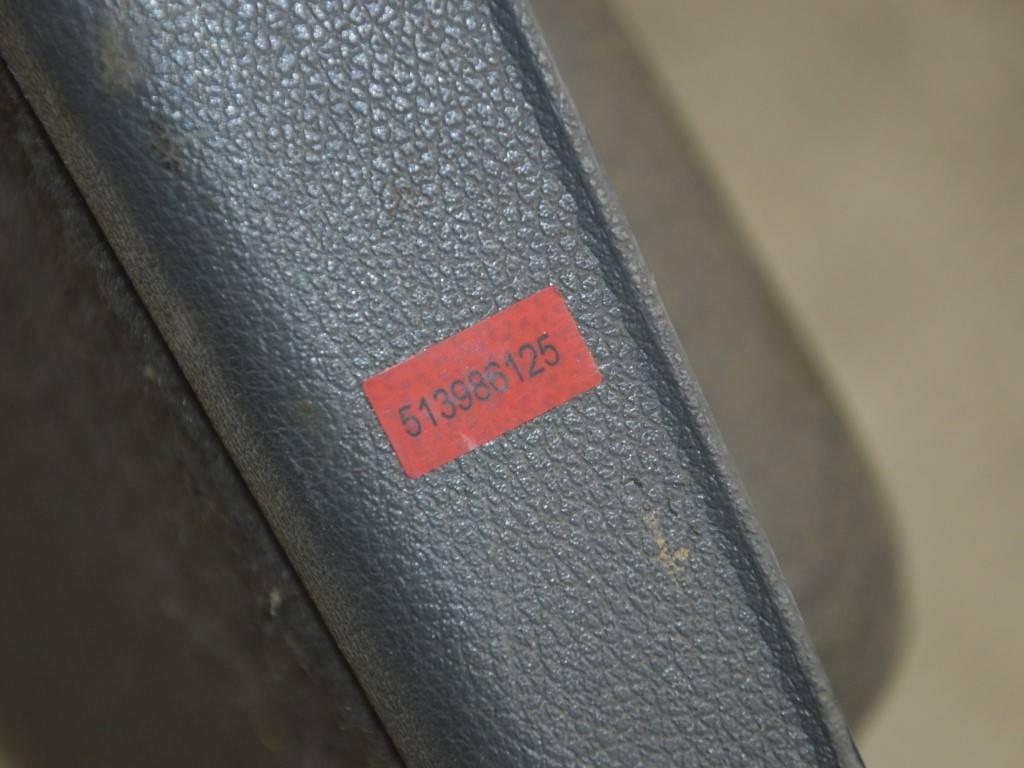 Обшивка двери задней левой (дверная карта)