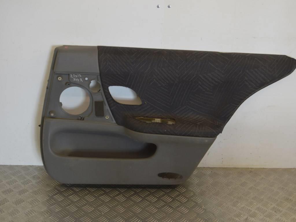 Обшивка двери задней правой (дверная карта)