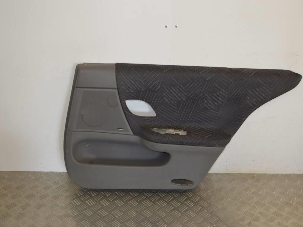 Обшивка двери задней правой (дверная карта) Renault Laguna 2 (2001-2007) 8200109127