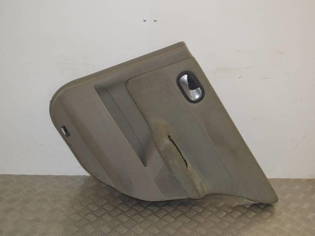 Обшивка двери задней правой (дверная карта) Renault Megane 2 (2002-2008) 8200151620