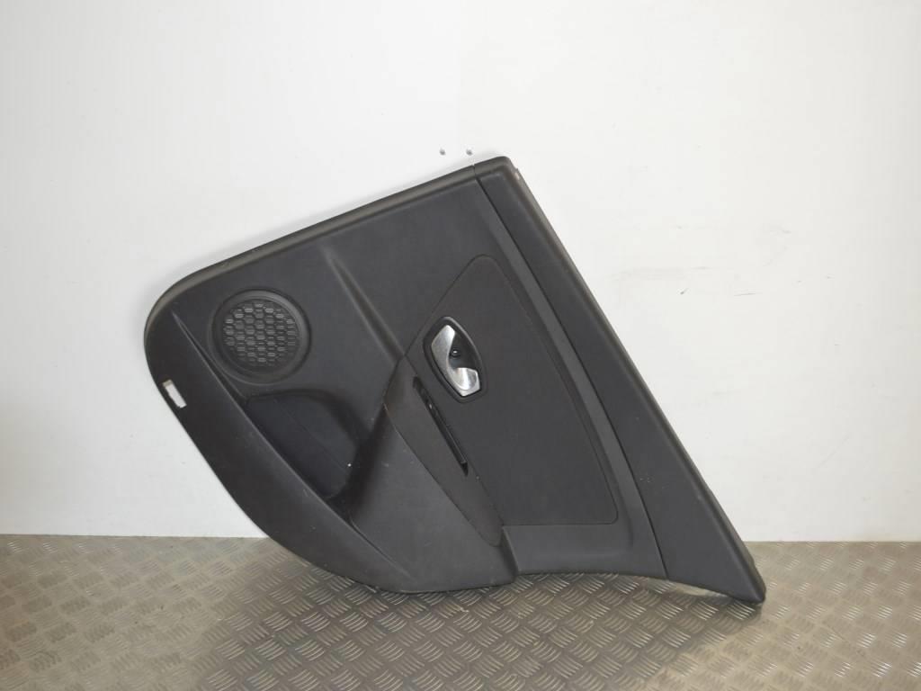 Обшивка двери задней правой (дверная карта) Renault Megane 3 (2008-2019) 829A00090R