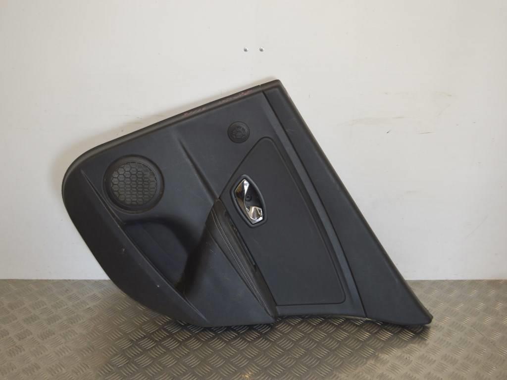 Обшивка двери задней правой (дверная карта)