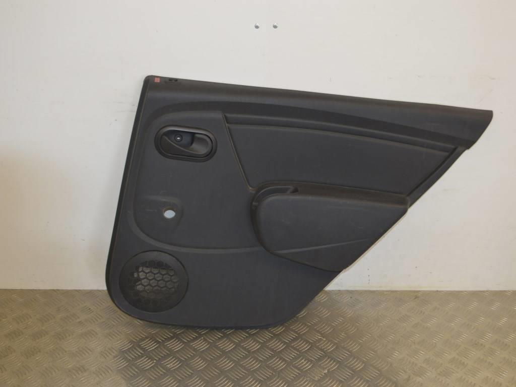 Обшивка двери задней правой (дверная карта)