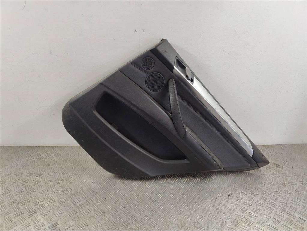 Обшивка двери задней правой (дверная карта)