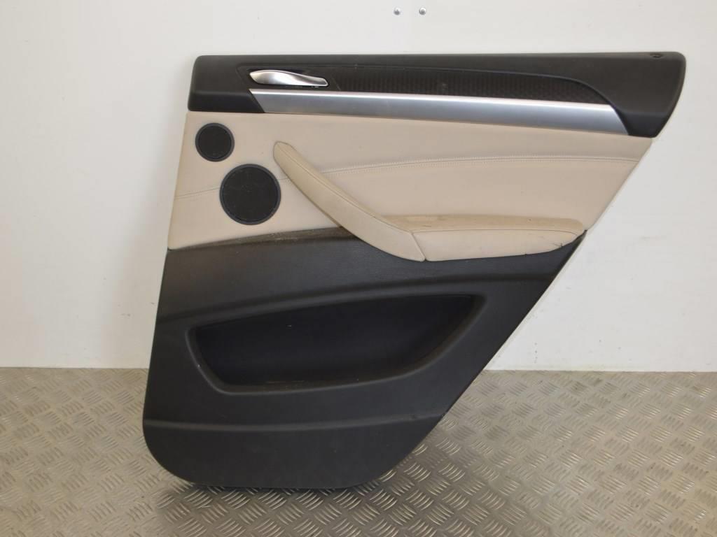 Обшивка двери задней правой (дверная карта)