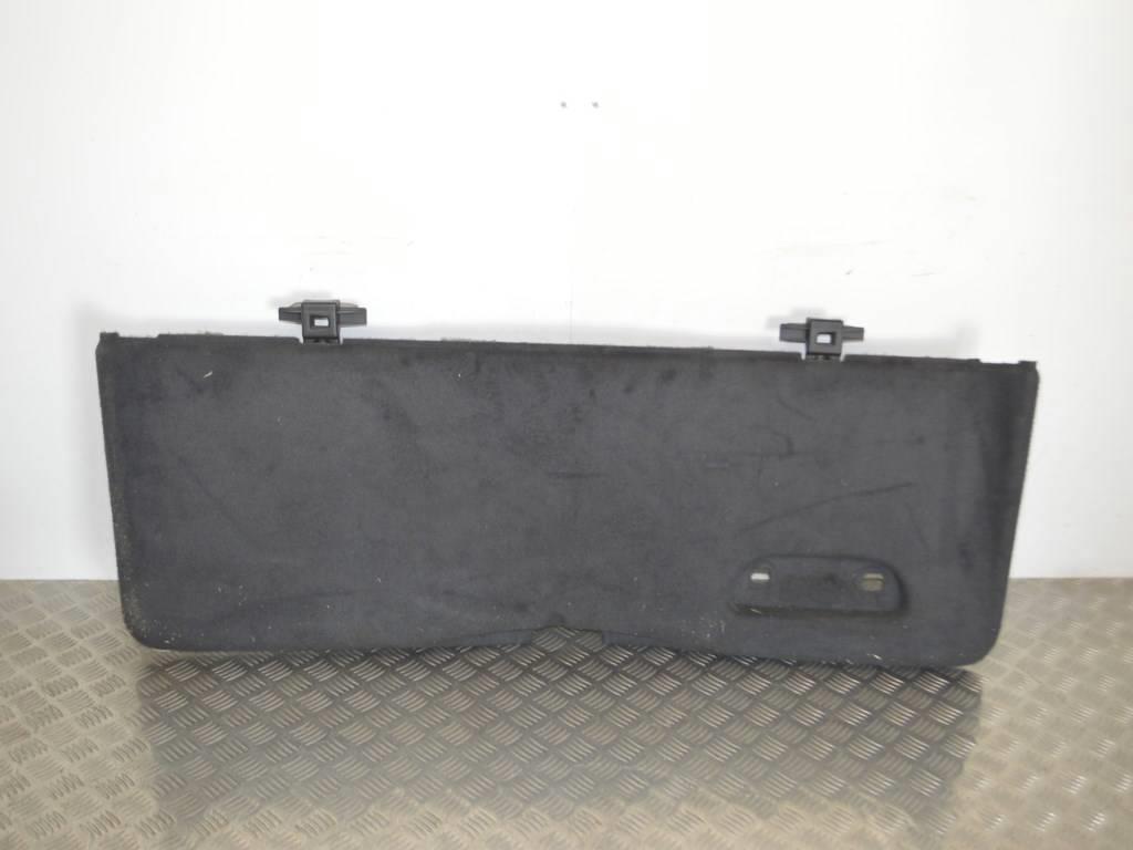 Обшивка крышки багажника