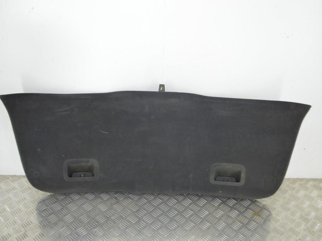 Обшивка крышки багажника