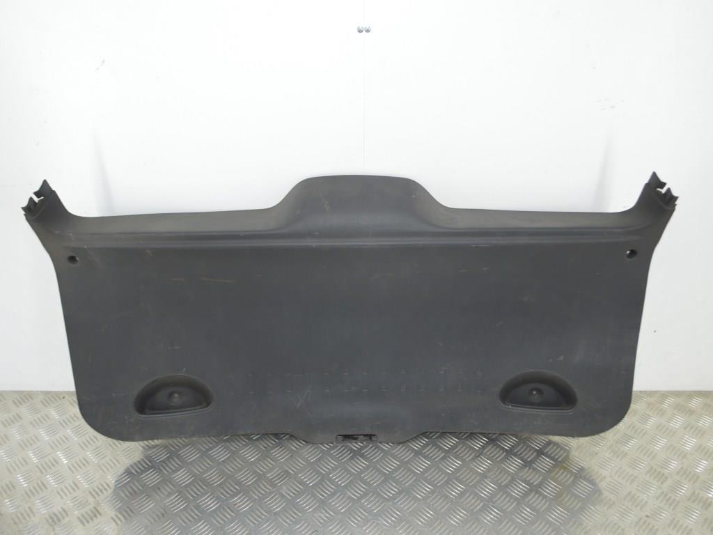 Обшивка крышки багажника