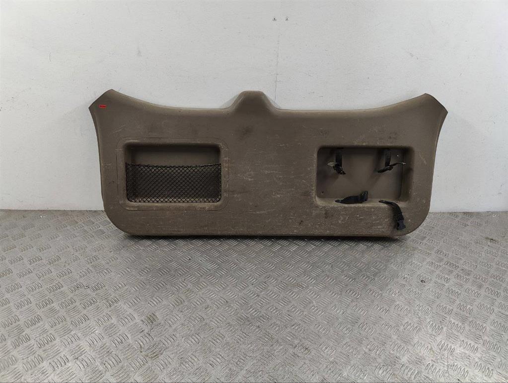 Обшивка крышки багажника