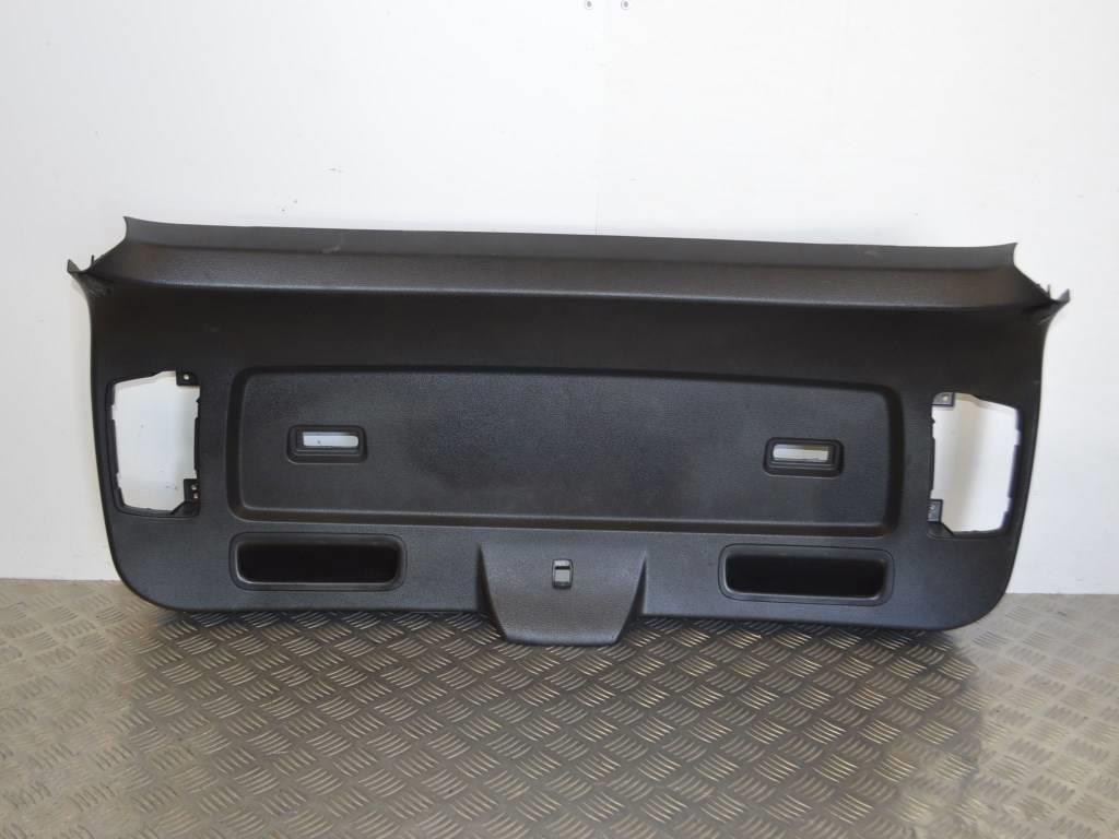 Обшивка крышки багажника