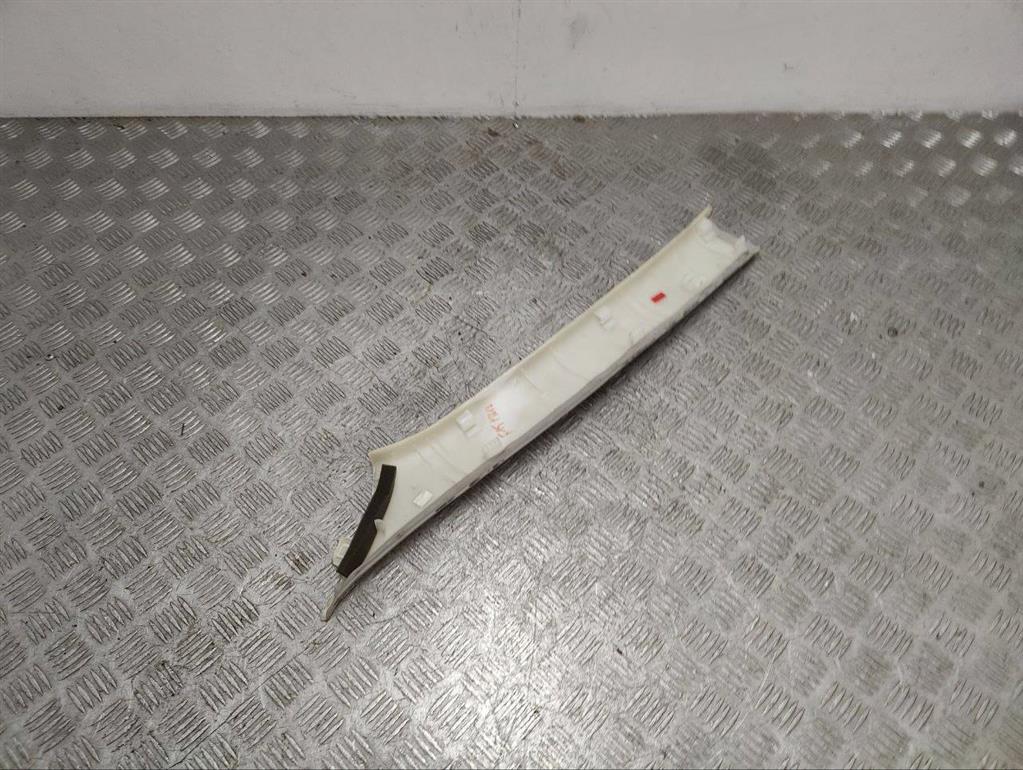 Обшивка стойки передней правой