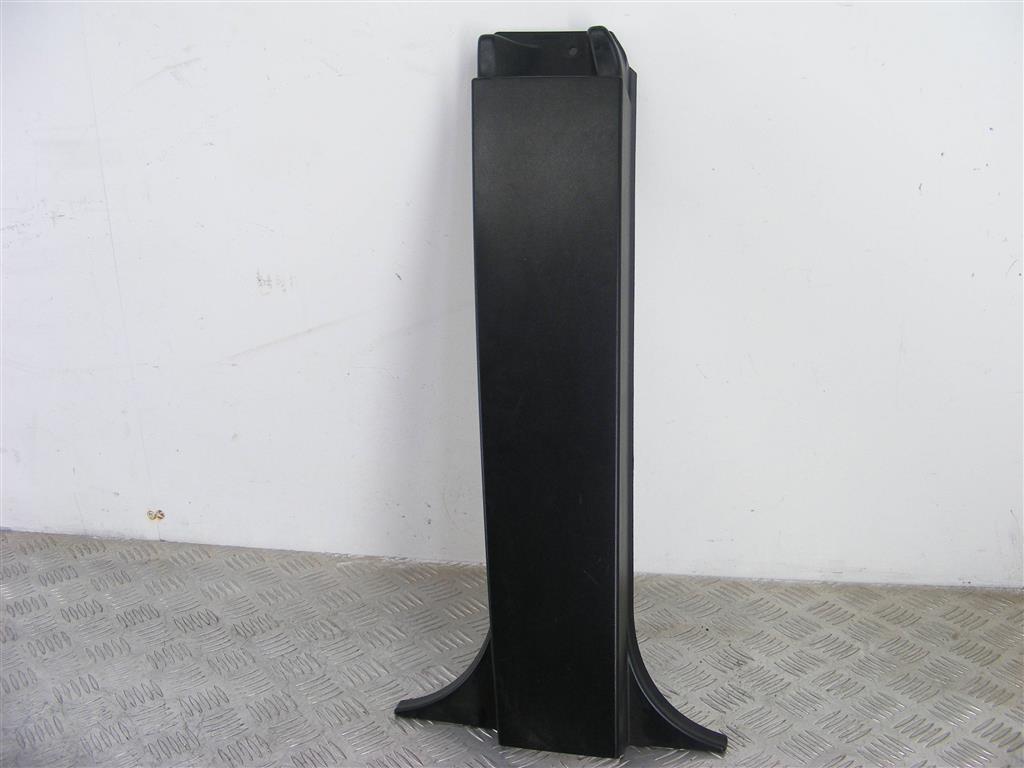 Обшивка стойки центральной правой