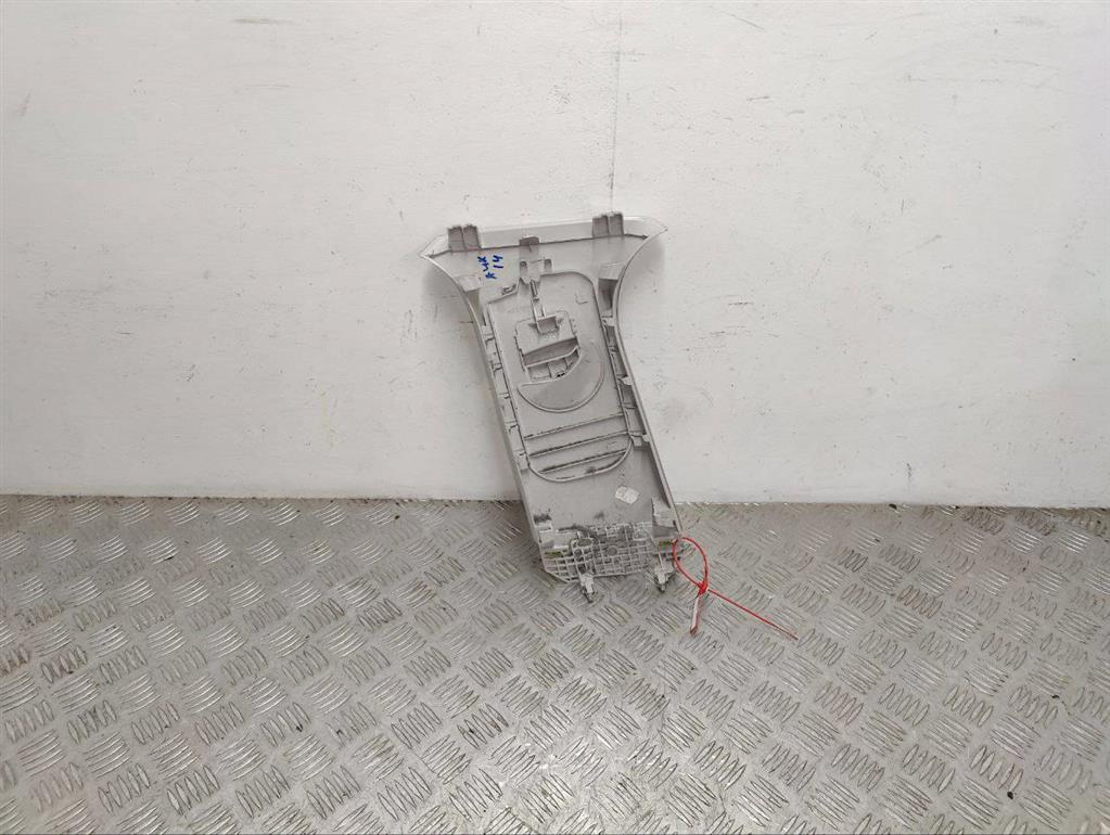 Обшивка стойки центральной правой