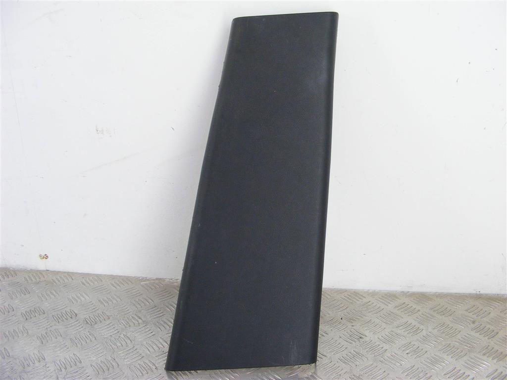 Обшивка стойки центральной правой