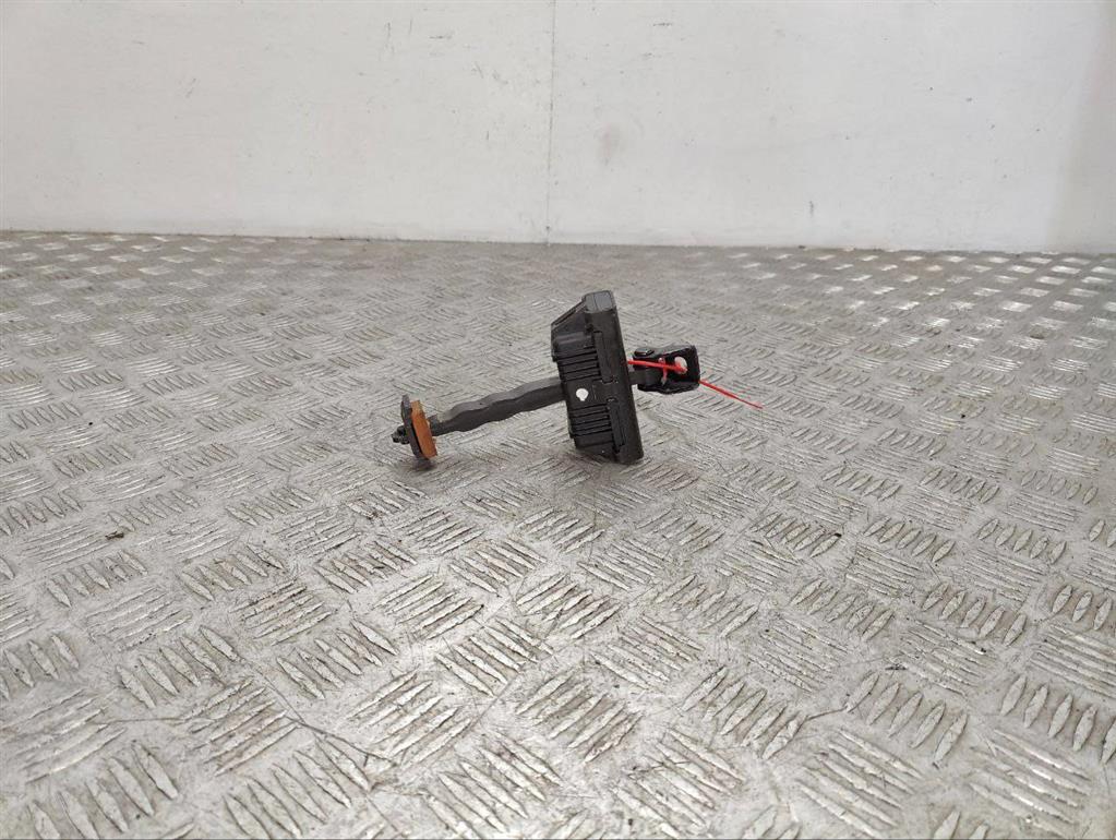 Ограничитель открывания двери передней