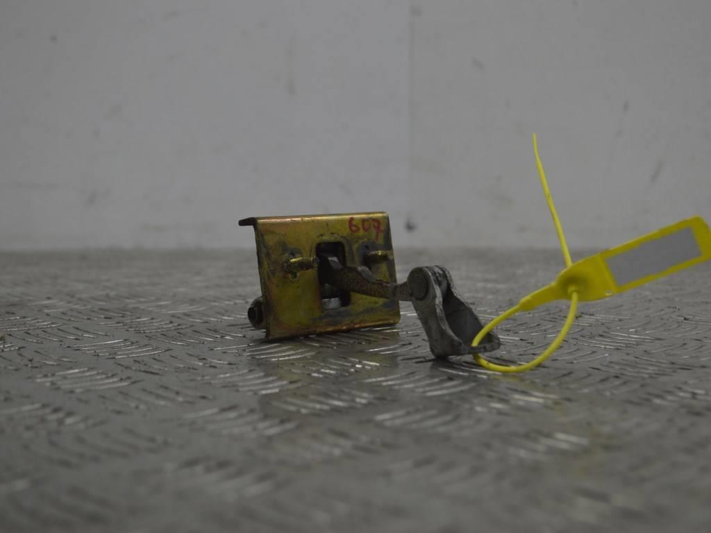 Ограничитель открывания двери