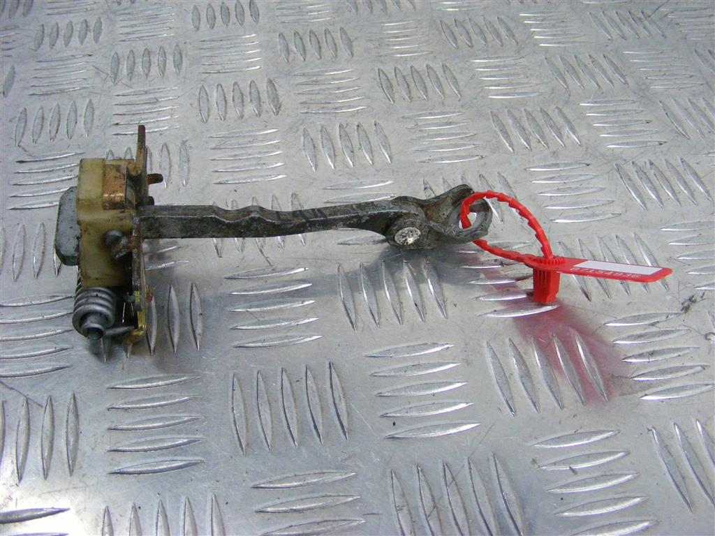 Ограничитель открывания двери