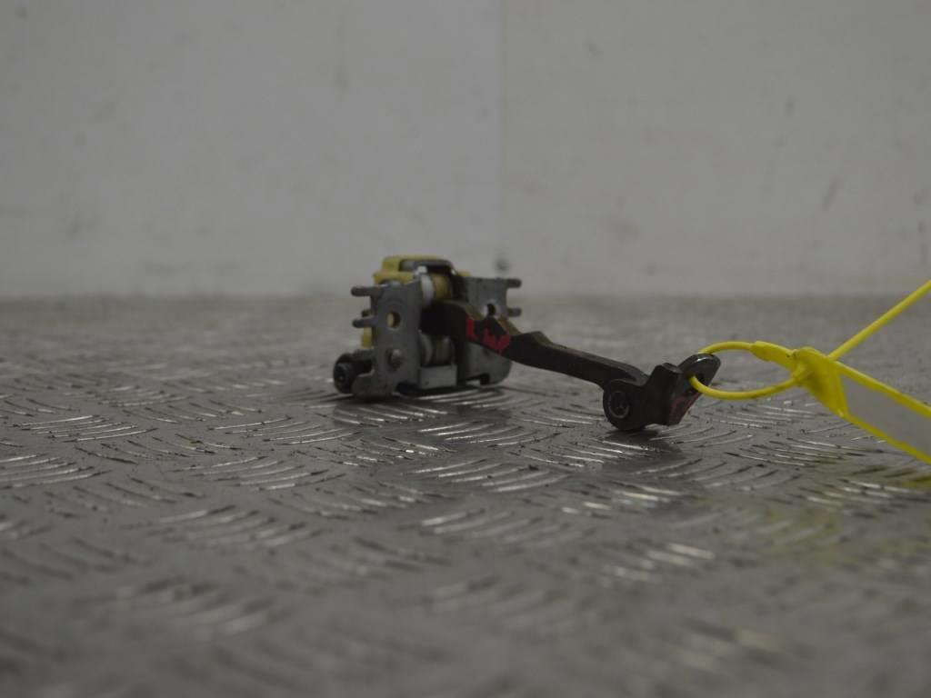 Ограничитель открывания двери