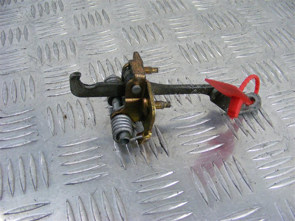 Ограничитель открывания двери Renault Logan 1 (2004-2014)