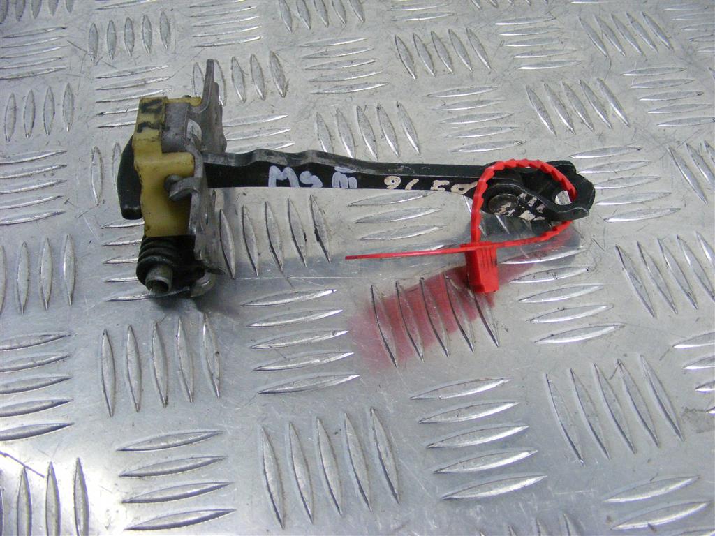 Ограничитель открывания двери