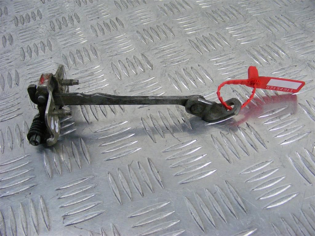 Ограничитель открывания двери