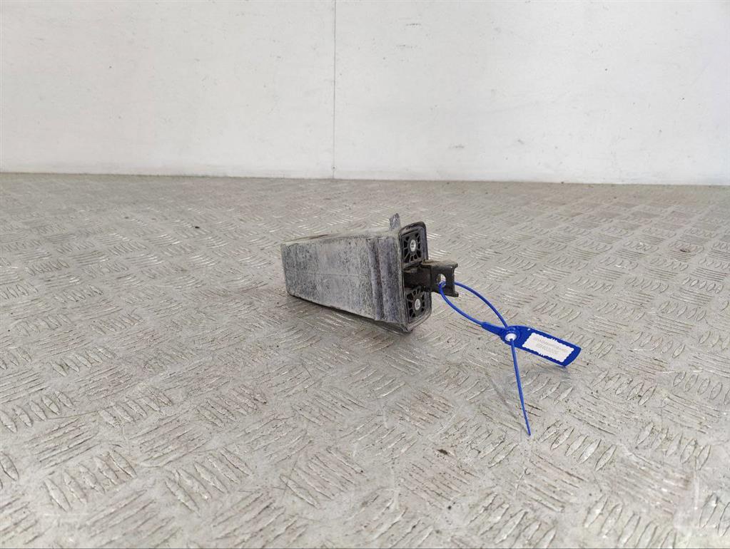 Ограничитель открывания двери задней