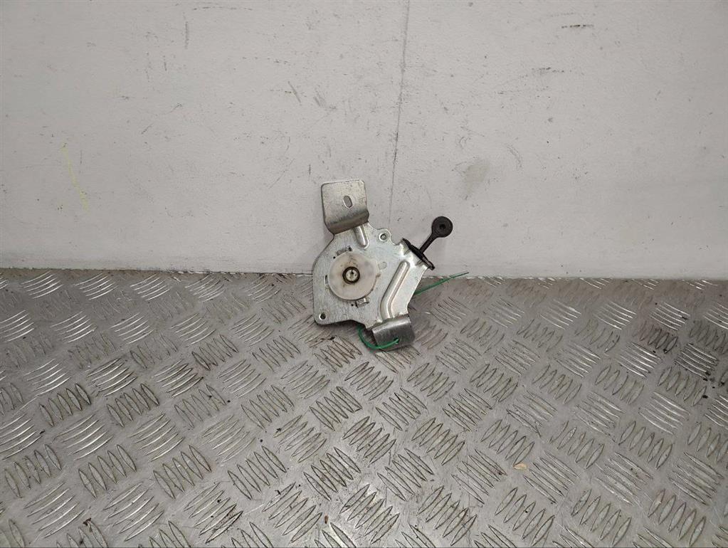 Ограничитель открывания двери