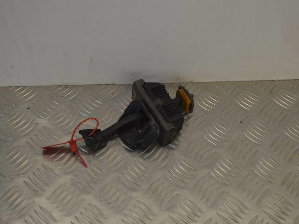 Ограничитель открывания двери