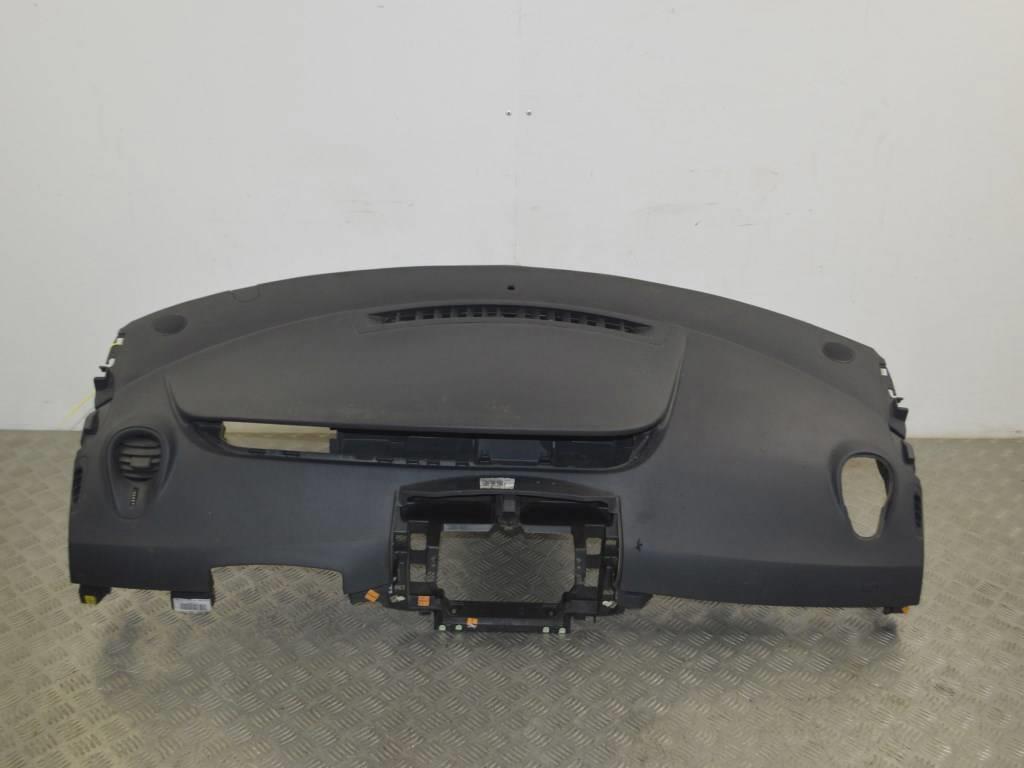 Панель передняя салона (торпедо) Renault Scenic 2 (2003-2009)