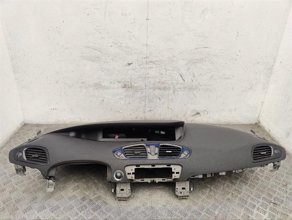 Панель передняя салона (торпедо)