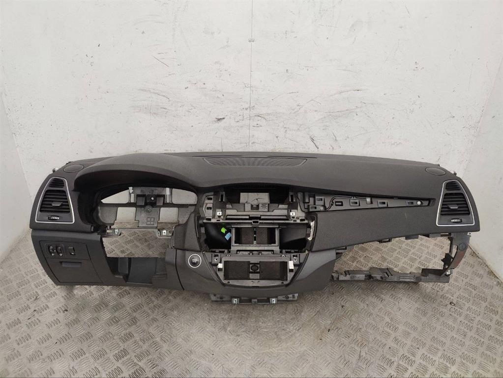 Панель передняя салона (торпедо)