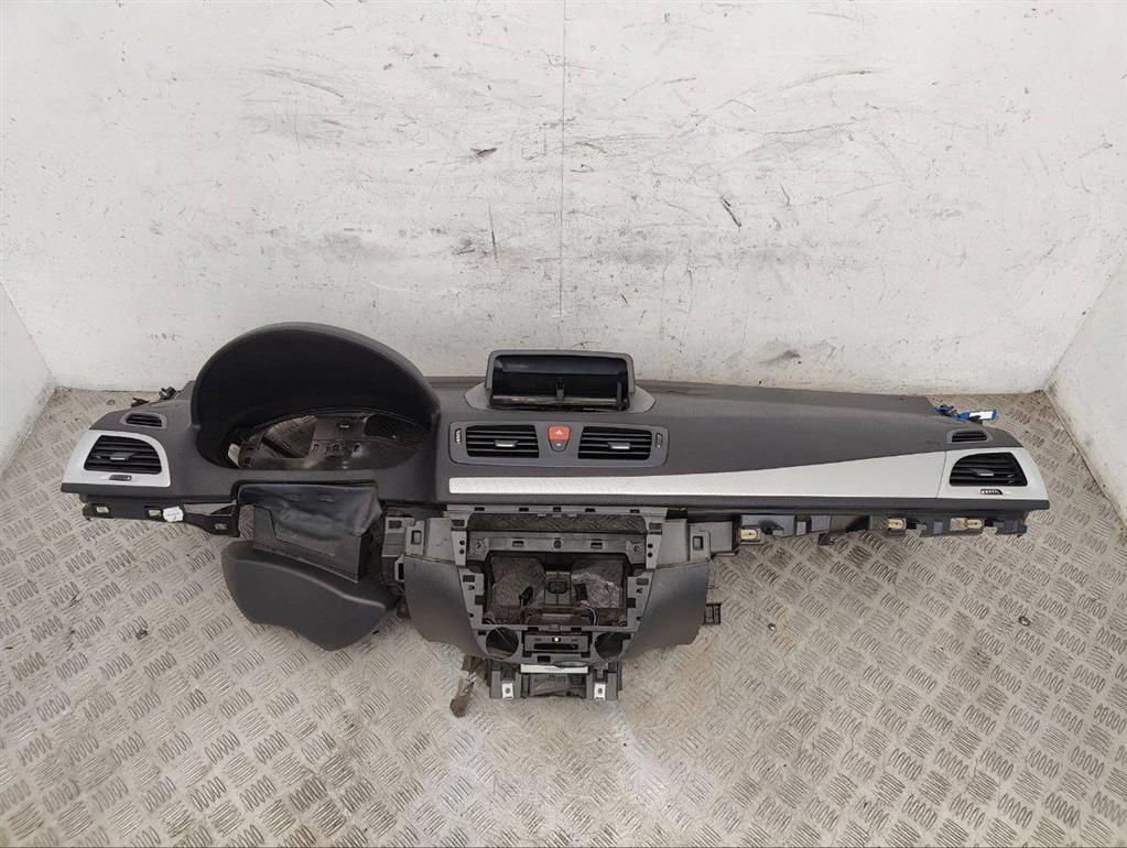 Панель передняя салона (торпедо)