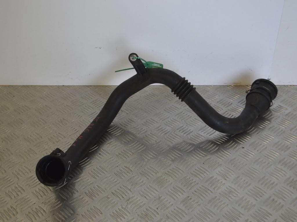 Патрубок интеркулера Renault Megane 3 (2008-2019) 8200981498